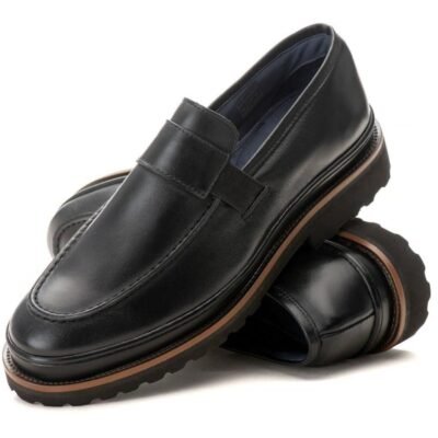 Mocassim Zife Preto em Couro Bovino com Forro de Carneiro e Solado Tratorado