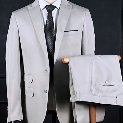 TERNO PREMIO EM LAPELA DE BICO CINZA CLARO