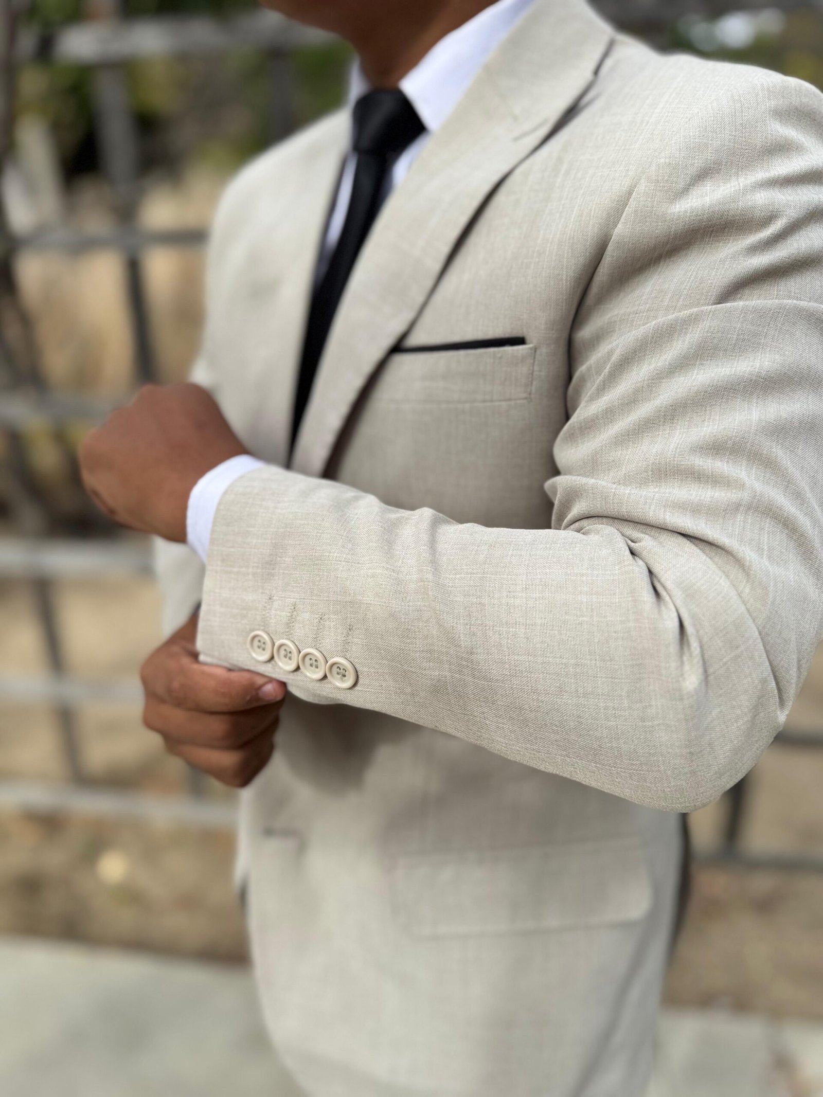 Terno lapela de bico na cor kaki com calça de regulagem - Image 8