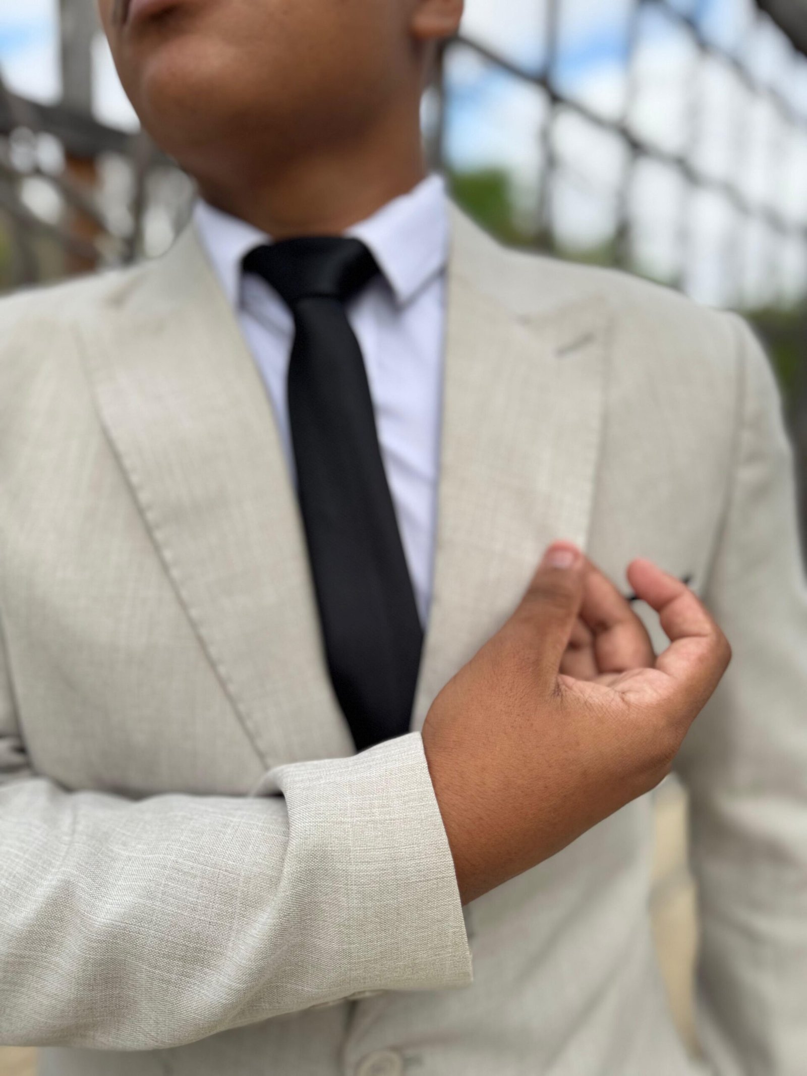 Terno lapela de bico na cor kaki com calça de regulagem - Image 5