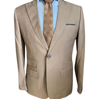 Terno lapela de bico com calça de regulagem na cor marron