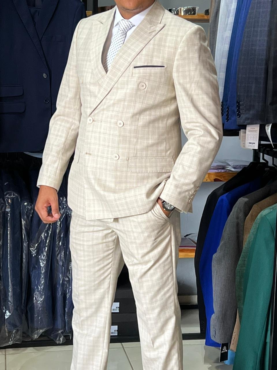 Terno Transpassado Bege - Image 3